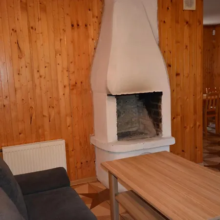 別荘 Dom 100m2 Z Dzialka ポビエロボ